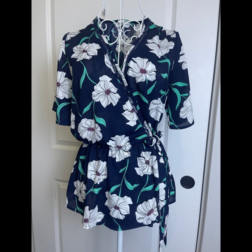 Sienna Sky Blue Floral Faux Wrap Peplum Hi‑Lo Top | Size Medium